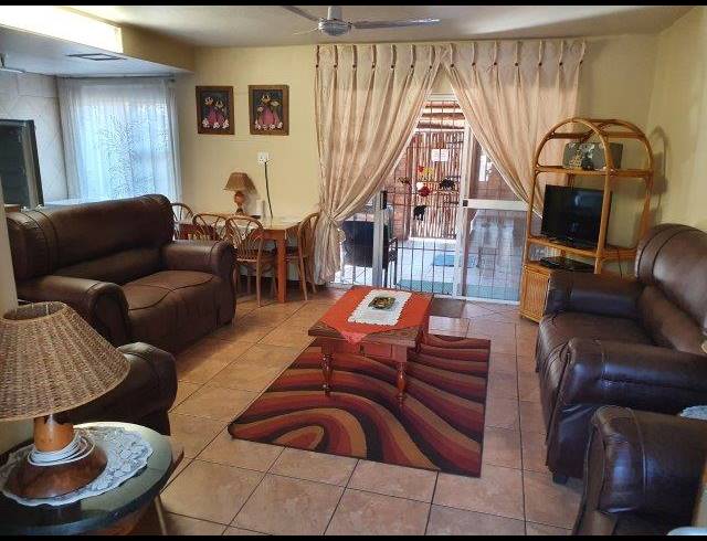2 BEDROOM DUPLEX TO LET IN MEER EN SEE